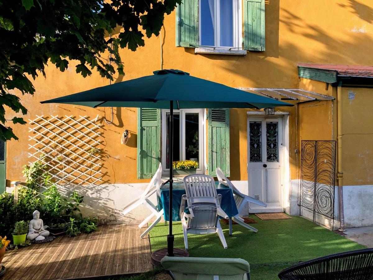 "La Petite Maison" Sainte-Foy-lès-Lyon Esterno foto
